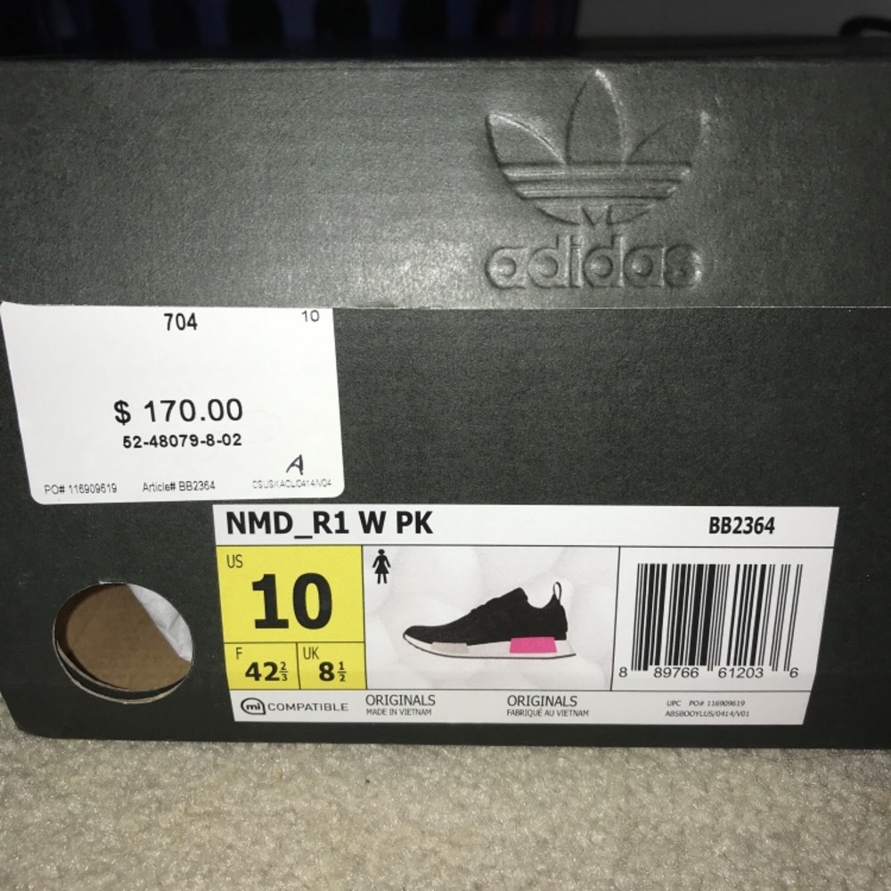 Women’s Addidas NMD R1 - Picture 5 of 5